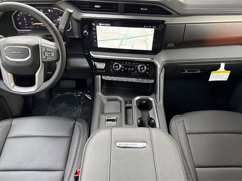 New 2026 GMC Sierra 2500 Denali w/ Denali Reserve Package image 15