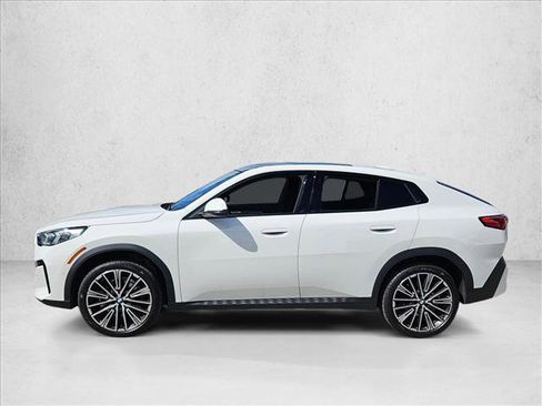 Used 2025 BMW X2 xDrive28i w/ Convenience Package image 8