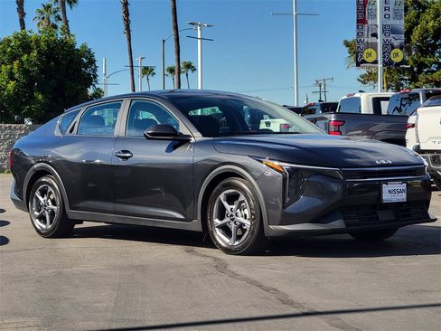 Used 2025 Kia K4 LXS image 33