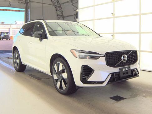 Certified 2024 Volvo XC60 T8 Plus w/ Protection Package Premier AWD/4WD image 11
