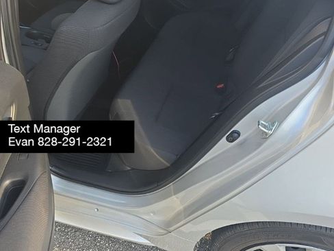 Used 2024 Toyota Corolla LE image 7