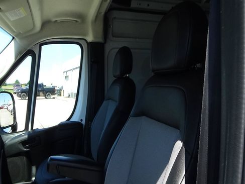 Used 2026 RAM ProMaster 2500 w/ Convenience Group FWD image 14