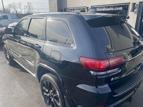 Used 2021 Jeep Grand Cherokee Laredo X image 3