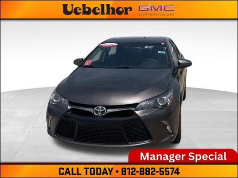 Used 2017 Toyota Camry SE w/ Moonroof Package FWD image 8