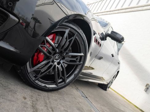 Used 2021 Maserati Quattroporte Trofeo image 4