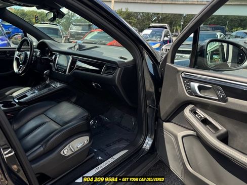 Used 2018 Porsche Macan S w/ Premium Package Plus AWD/4WD image 35