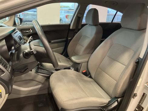 Used 2014 Kia Forte LX w/ Popular Package image 10