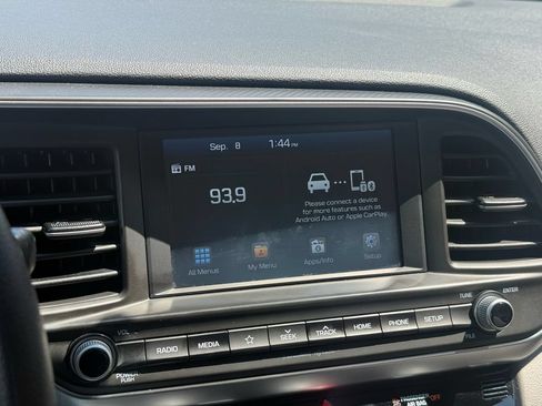 Used 2020 Hyundai Elantra SEL FWD image 11