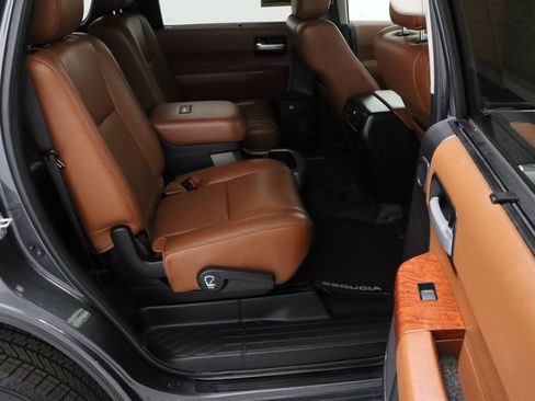 Used 2019 Toyota Sequoia Platinum image 41