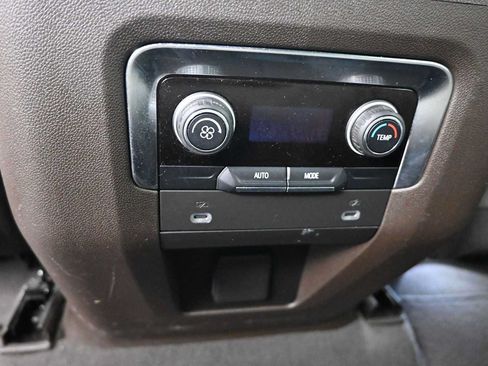 Used 2022 Chevrolet Suburban LS AWD/4WD image 24