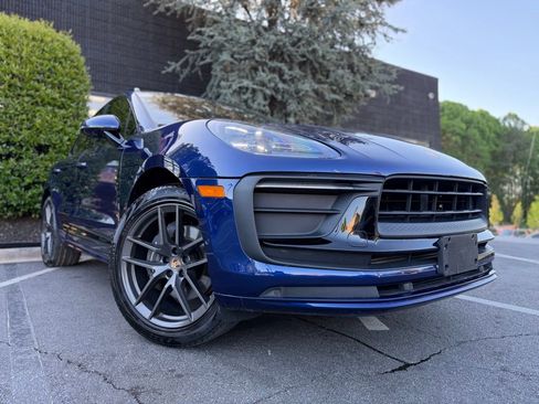 Used 2023 Porsche Macan Turbo image 8