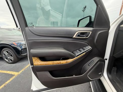 Used 2017 GMC Yukon Denali AWD/4WD image 8