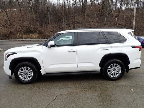 Certified 2025 Toyota Sequoia SR5 image 9