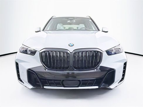 New 2026 BMW X5 xDrive40i w/ M Sport Package image 2