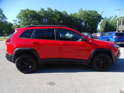 Used 2017 Jeep Cherokee 4WD Trailhawk w/ Cold Weather Group image 41
