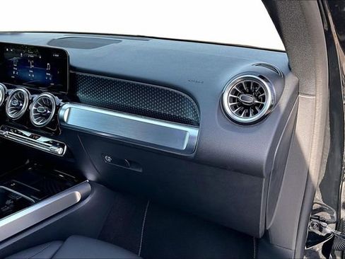 Certified 2025 Mercedes-Benz GLB 250 250 image 29