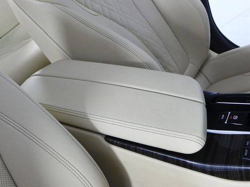 Used 2023 BMW 530e 530e iPerformance w/ Convenience Package image 16