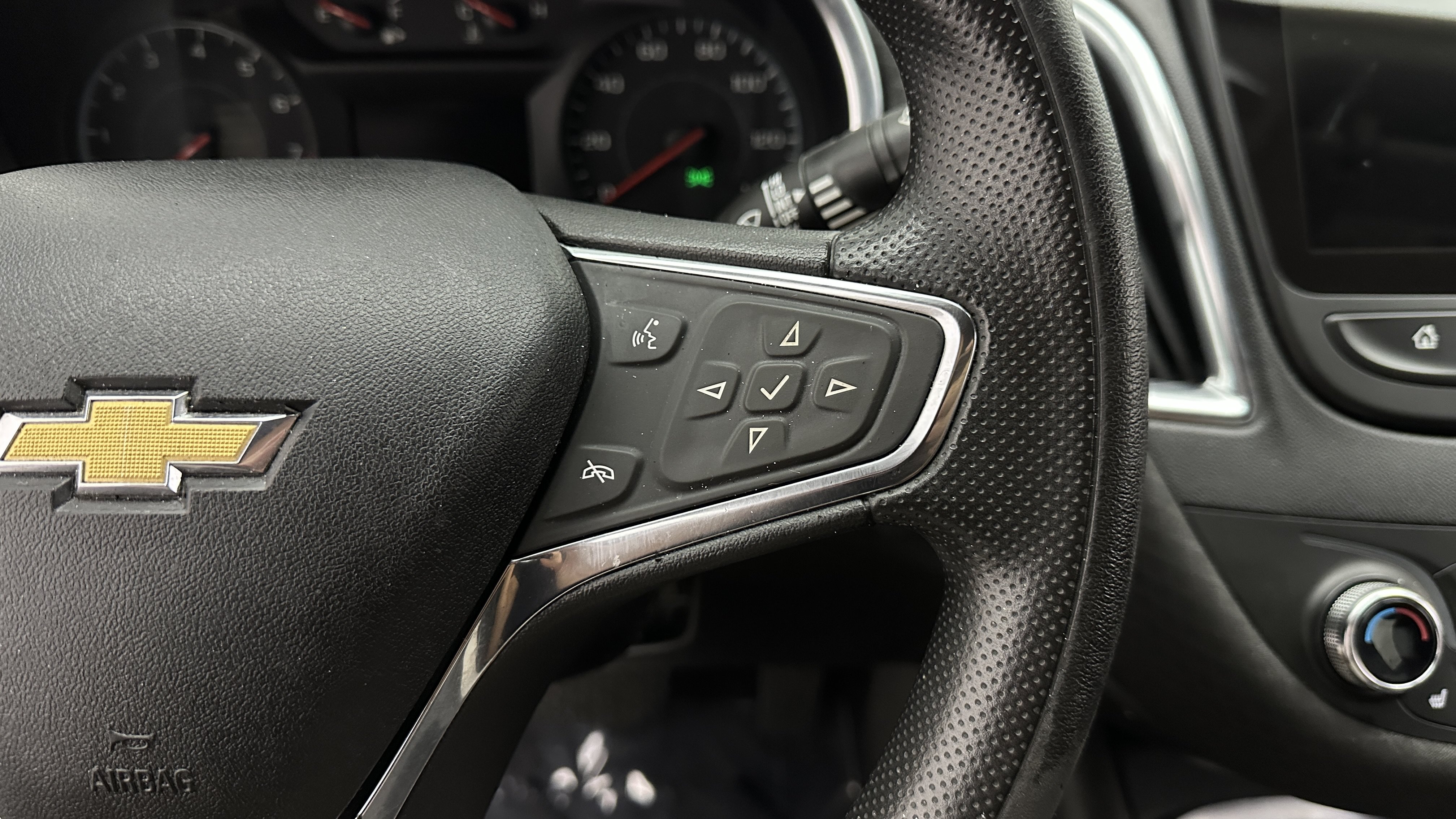 Used 2021 Chevrolet Malibu LT FWD image 25