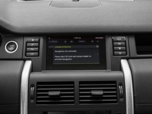 Used 2017 Land Rover Discovery Sport HSE image 16