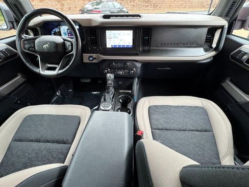 Used 2023 Ford Bronco Wildtrak image 11