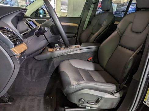 Certified 2024 Volvo XC90 B6 Plus w/ Protection Package Premier AWD/4WD image 11