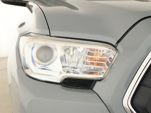 Used 2021 Toyota Tacoma SR5 RWD image 34