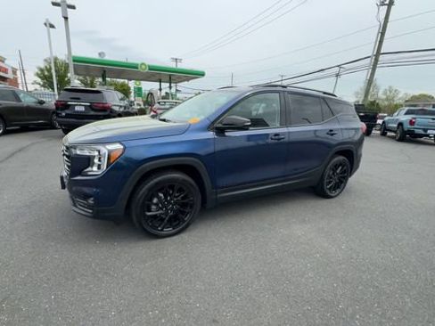 Used 2023 GMC Terrain SLT w/ Infotainment Package II AWD/4WD image 4