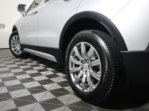 Used 2020 Cadillac XT4 Premium Luxury FWD image 17