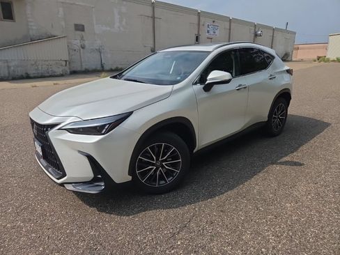 Used 2024 Lexus NX 350h AWD image 4