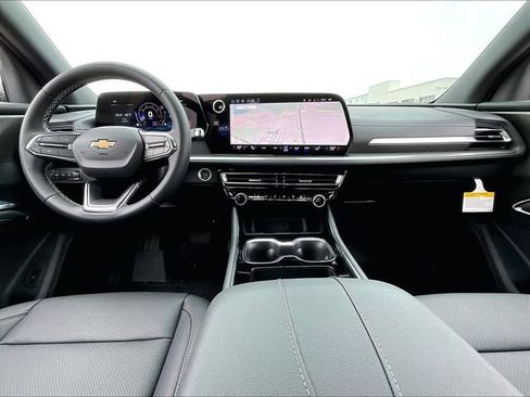 New 2026 Chevrolet Traverse LT image 11