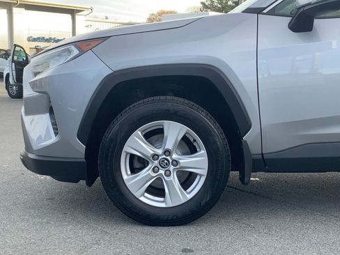 Used 2019 Toyota RAV4 XLE image 11