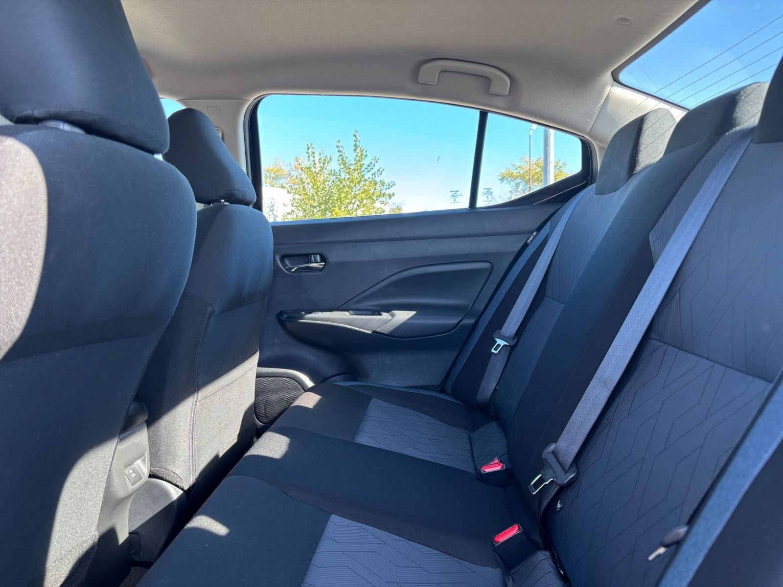 Used 2025 Nissan Versa SV FWD image 20