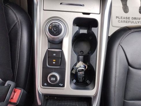 Used 2022 Ford Explorer Limited w/ Equipment Group 301A AWD/4WD image 4
