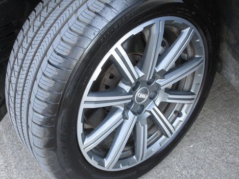 Used 2017 Audi Q7 3.0T Premium Plus w/ Premium Plus Package image 24