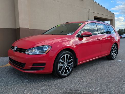 Used 2016 Volkswagen Golf Limited Edition image 8
