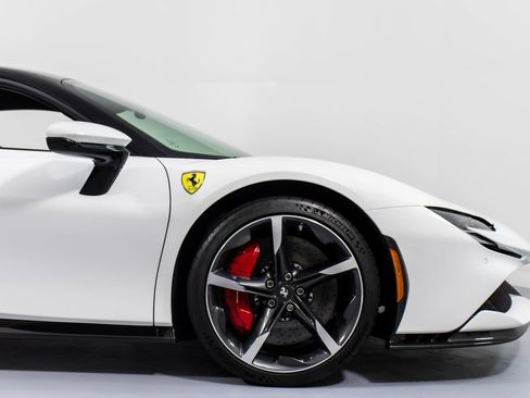 Certified 2022 Ferrari SF90 Stradale image 18