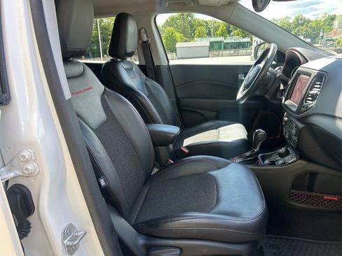 Used 2018 Jeep Compass Trailhawk w/ Navigation Group AWD/4WD image 13