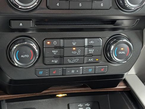 Used 2016 Ford F150 Lariat AWD/4WD image 42