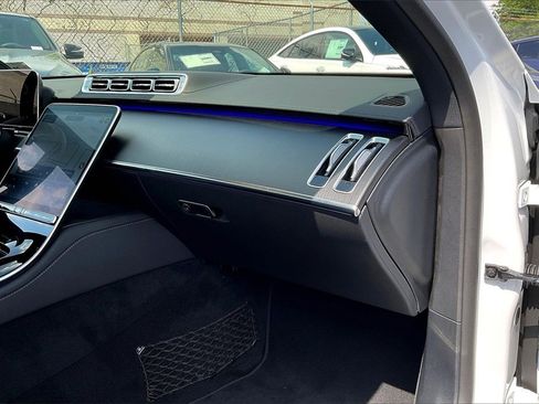 Used 2025 Mercedes-Benz S 580 4MATIC Sedan image 14