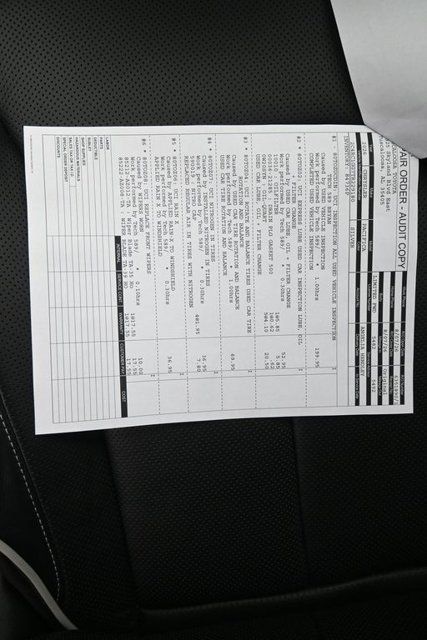 Used 2026 Chrysler Pacifica Limited FWD image 5