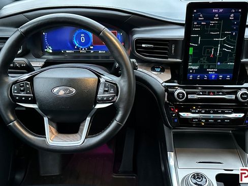 Used 2022 Ford Explorer Platinum w/ Equipment Group 601A image 18