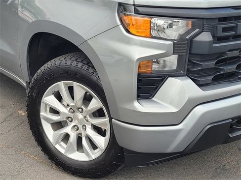 Used 2024 Chevrolet Silverado 1500 Custom image 4