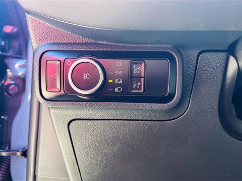 Used 2025 Ford Explorer Active w/ Active Comfort Package image 10