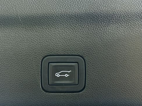 Used 2025 Chevrolet Tahoe Premier image 30