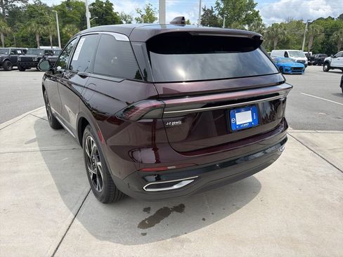 Used 2024 Lincoln Nautilus Premier w/ Equipment Group 102A AWD/4WD image 5