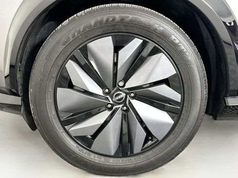 Used 2023 Nissan Ariya AWD image 11