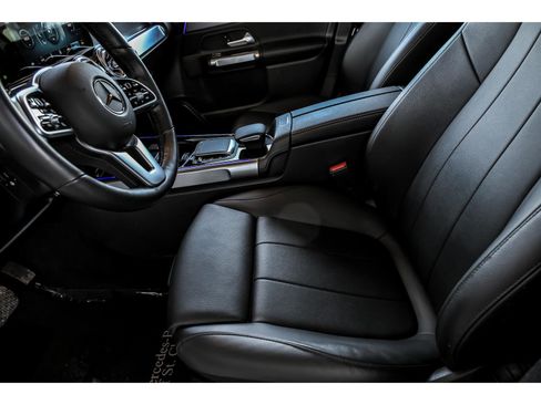 Certified 2022 Mercedes-Benz GLB 250 4MATIC image 11