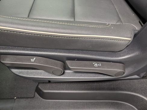 Used 2025 Chevrolet Suburban Premier image 14