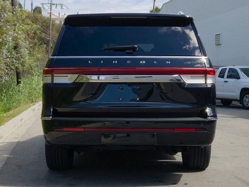 Used 2023 Lincoln Navigator Reserve image 7