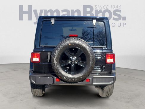 Used 2023 Jeep Wrangler Unlimited Sahara image 4